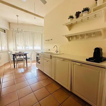 Apartment Elegant 2 Bedroom With Balcony At By Rentopolis *
