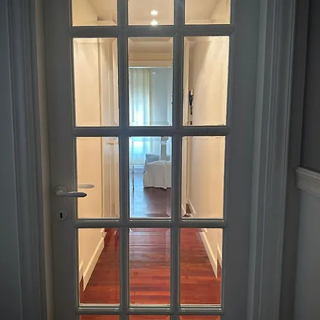 Daire Elegant 2 Bedroom With Balcony At By Rentopolis La Spezia